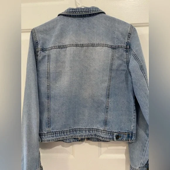 Distressed Light Blue Denim Jacket Large - Picture 7 of 7